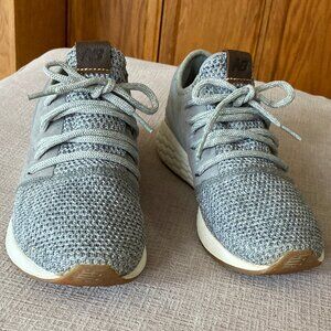 New Balance Women's Sage Green/Gray Casual Shoes Sneakers - Size 9 - Like New